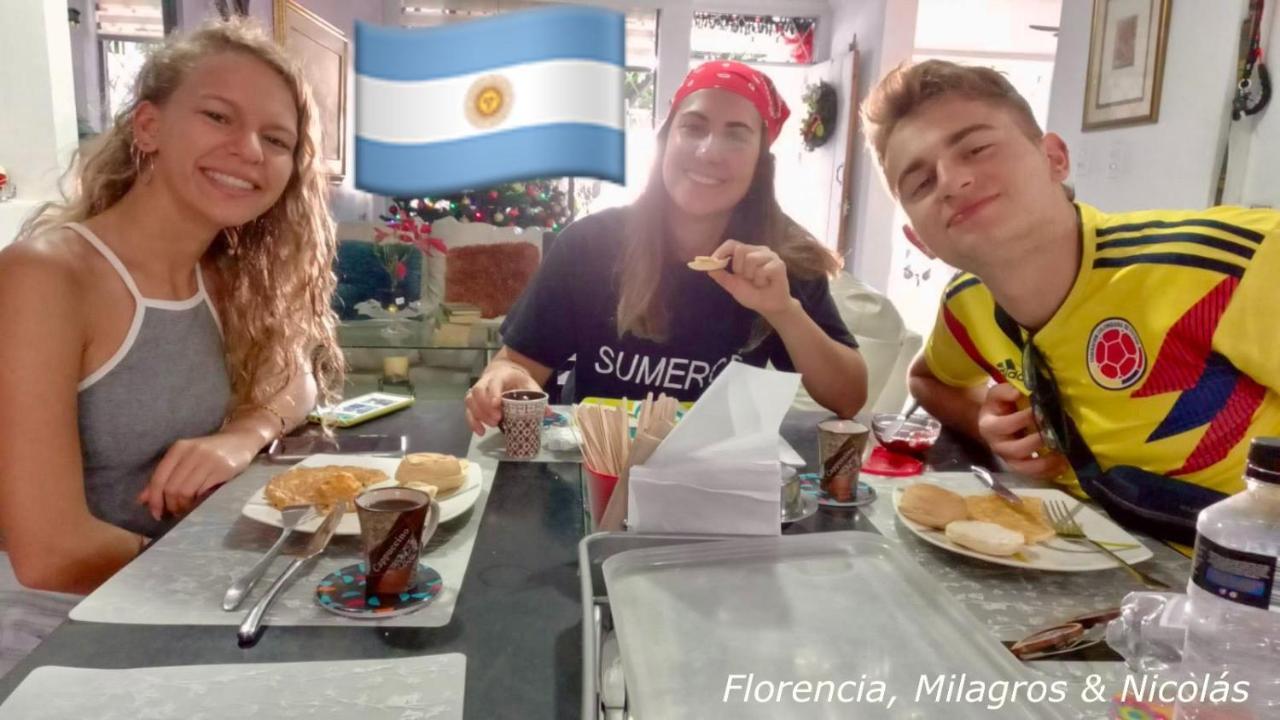 Casa Feliz Hostal 圣玛尔塔 外观 照片
