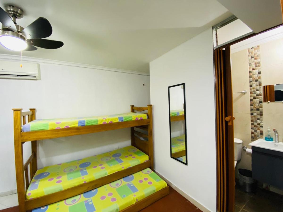 Casa Feliz Hostal 圣玛尔塔 外观 照片